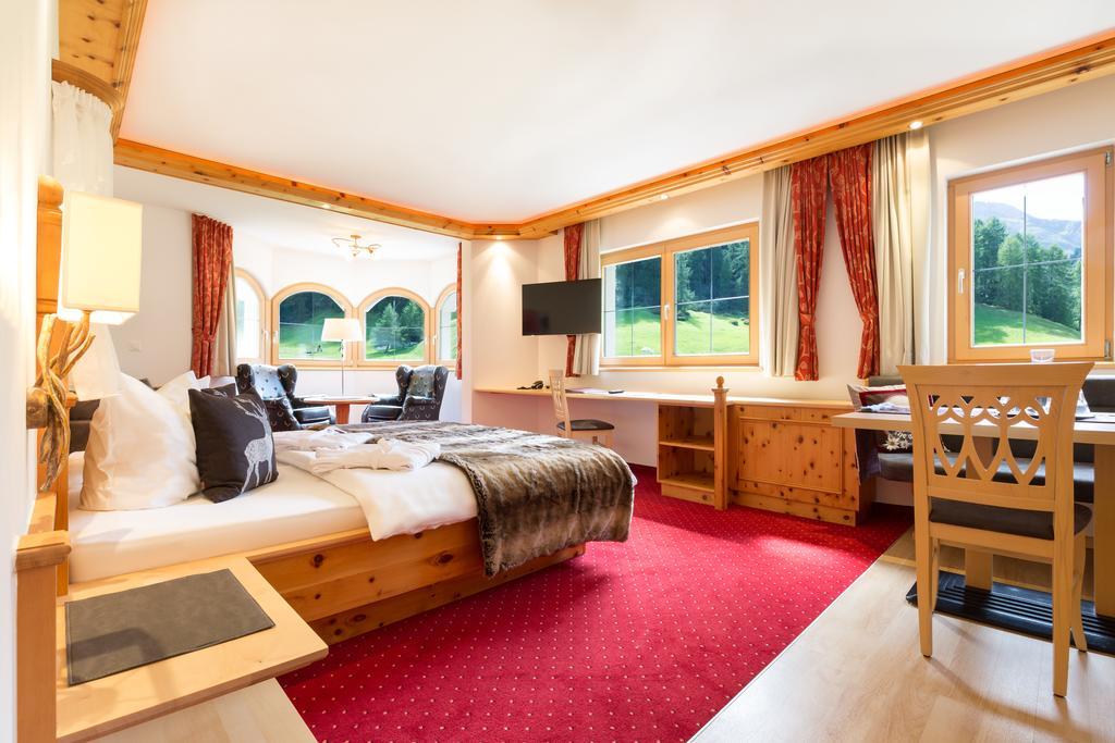 Chasa Castello Relax & Spa Samnaun Szoba fotó
